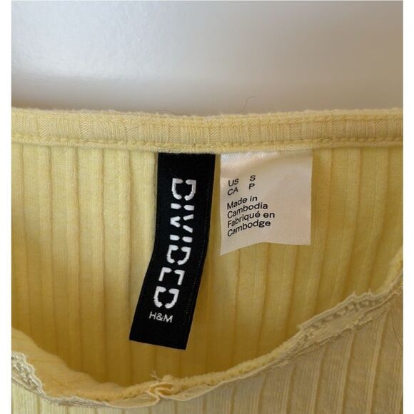 HM Divided Yellow Tank Top Cropped Cami Size S Ribbed Lace Trim Adjustable Strap - Picture 2 of 3